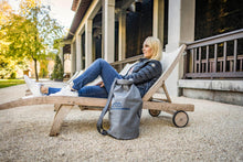 Lade das Bild in den Galerie-Viewer, Grauer Seesack. Praktische Größenanpassung